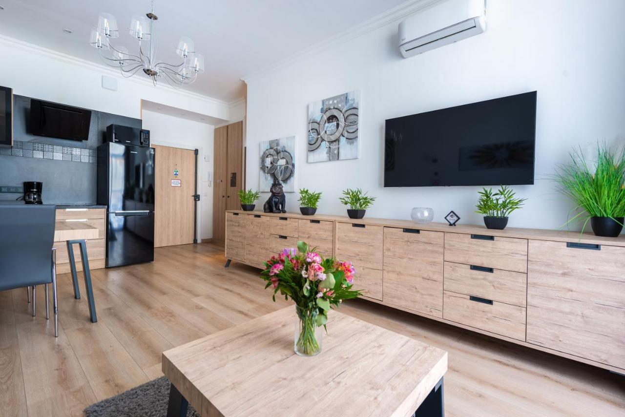 Sunny And Modern Baquis Flat Apartment นีซ ภายนอก รูปภาพ